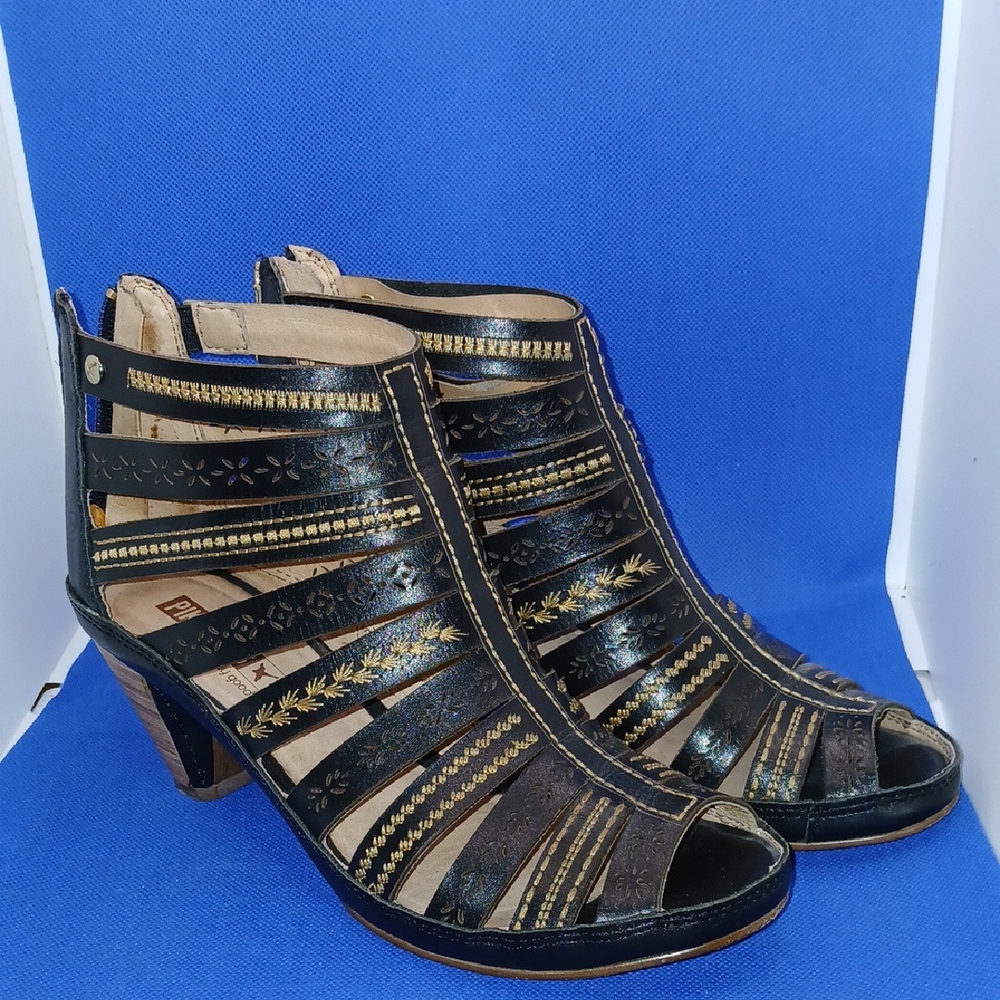 PIKOLINOS Black and Gold Heeled Sandals with Gladiator Design
